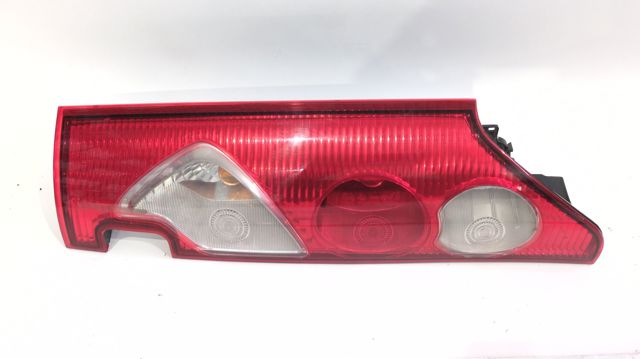 Lanterna traseira direita 8200419952 RENAULT