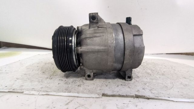 Compressor de aparelho de ar condicionado 8200424250 RENAULT