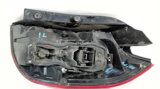 Lanterna traseira esquerda 8200474328 RENAULT