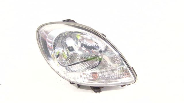 Luz direita 8200589033 RENAULT