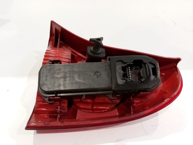 Lanterna traseira esquerda 8200917488 RENAULT