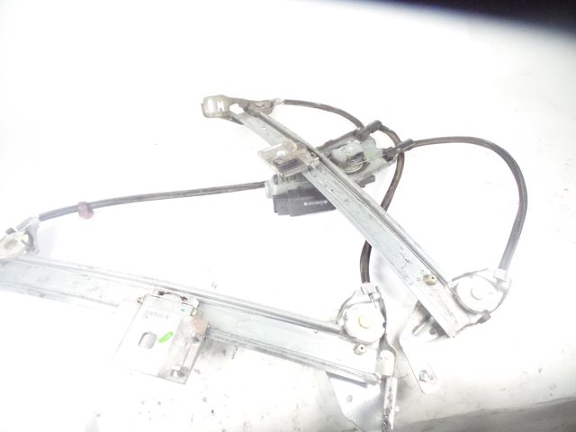 Mecanismo de acionamento de vidro da porta dianteira direita 8201010931 RENAULT