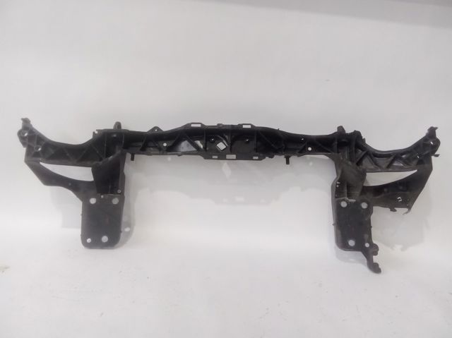 Suporte do radiador montado (painel de montagem de fixação das luzes) 8201130847 RENAULT