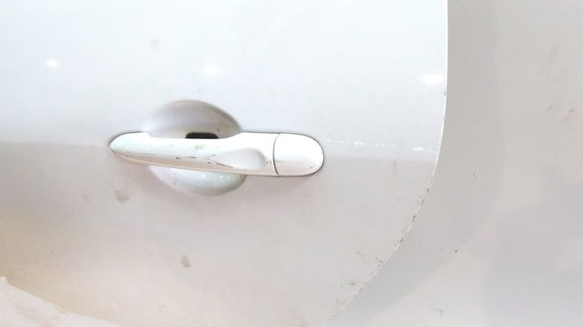 Porta traseira esquerda 821012747R RENAULT