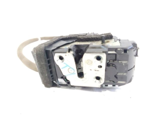 Fecho da porta traseira esquerda 825014EA2A NISSAN