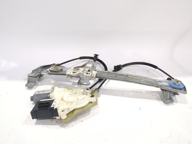 Motor de acionamento de vidro da porta traseira direita 827300003R RENAULT