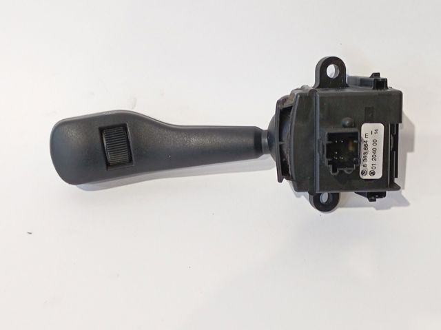 Comutador direito instalado na coluna da direção 8363664 BMW