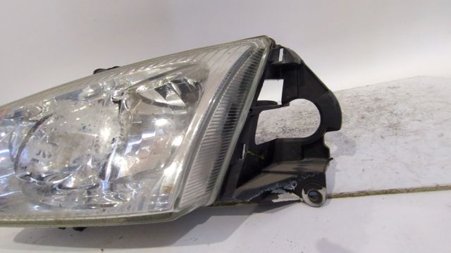 Luz esquerda Nissan Almera II N16 ao melhor preço