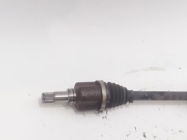 Semieixo (acionador) dianteiro esquerdo 8V513B437AAC FORD