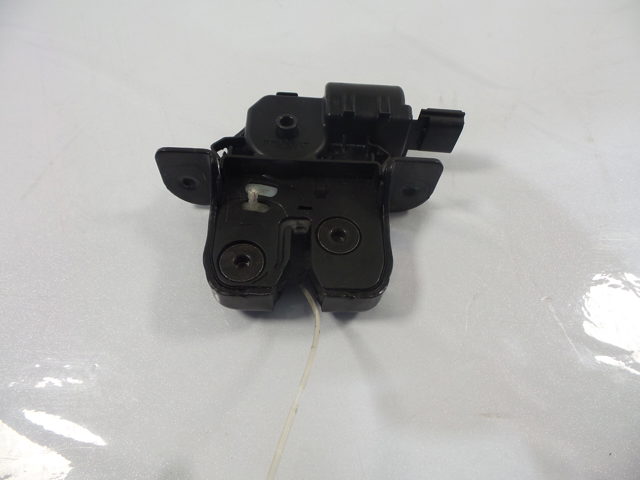 Fecho de tampa de porta-malas (de 3ª/5ª porta traseira) 905039004R RENAULT