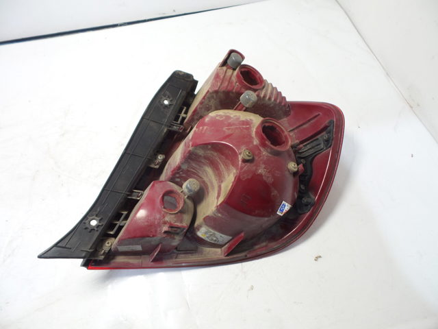 Lanterna traseira esquerda 92401257 HYUNDAI