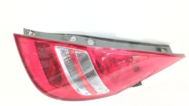 Lanterna traseira direita 924022L010 HYUNDAI