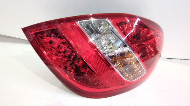 Lanterna traseira direita 924024P000 HYUNDAI