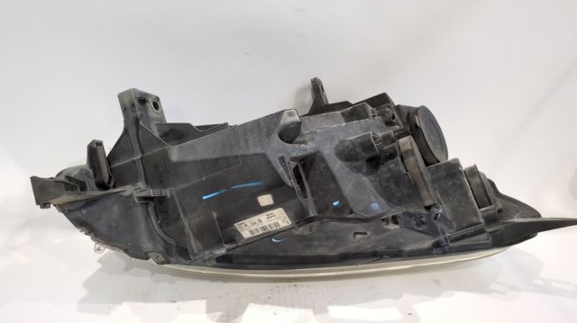 Luz esquerda 9806306180 PEUGEOT