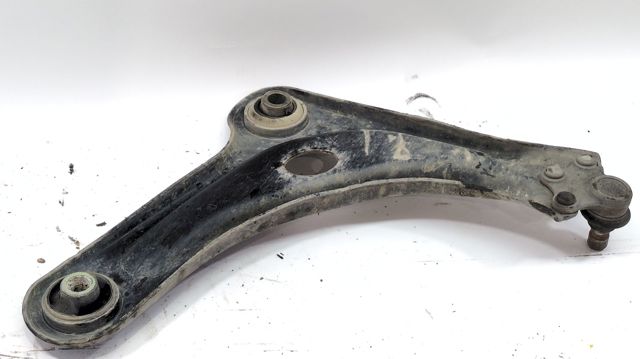 Braço oscilante inferior esquerdo de suspensão dianteira 9813612780 PEUGEOT