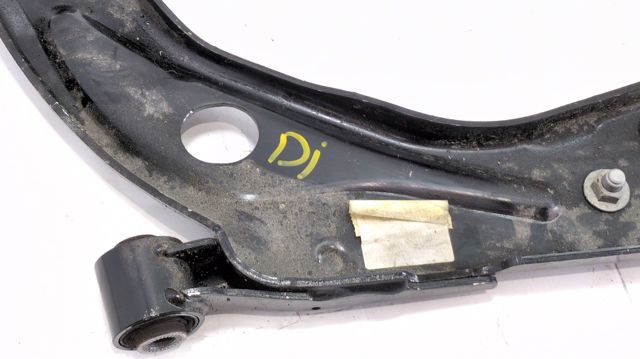 Braço oscilante inferior esquerdo de suspensão dianteira 9816865580 PEUGEOT