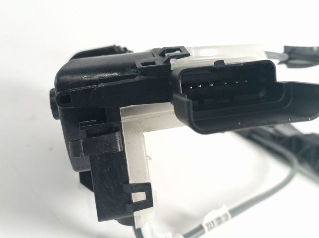 Fecho da porta dianteira esquerda para Peugeot 2008