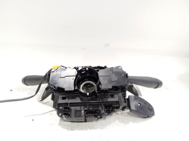 Comutador instalado na coluna da direção, montado 98312569ZD PEUGEOT