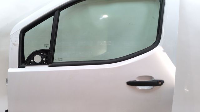 Porta dianteira esquerda 9843490080 PEUGEOT