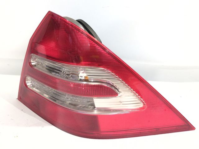 Lanterna traseira direita A2038200264 MERCEDES