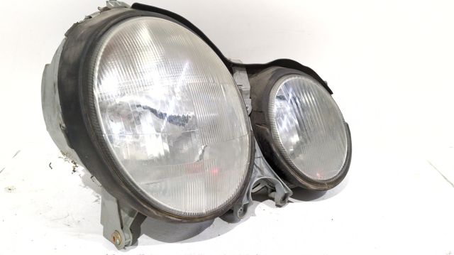 Luz direita A2108203061 MERCEDES