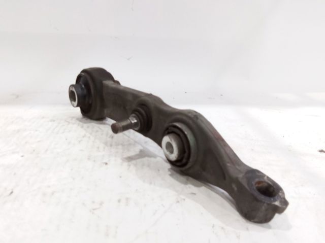 Braço oscilante inferior direito de suspensão dianteira A2113308207 MERCEDES
