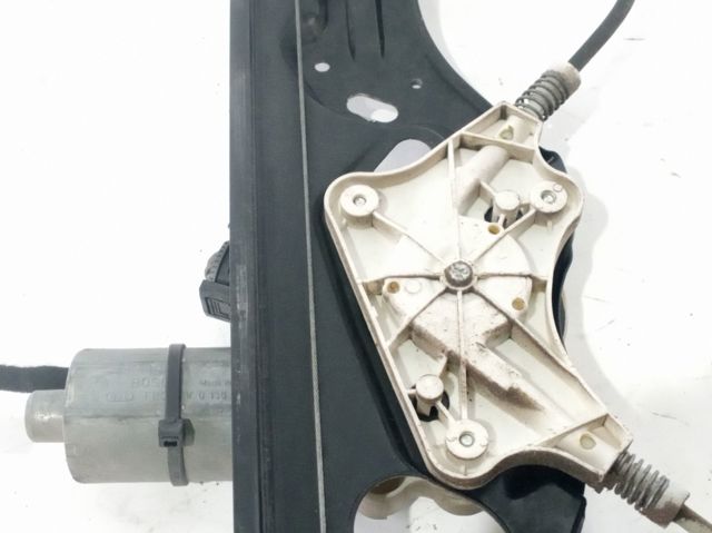 Mecanismo de acionamento de vidro da porta dianteira direita A2117200246 MERCEDES