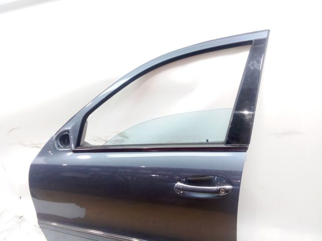 Porta dianteira direita A2117201405 MERCEDES