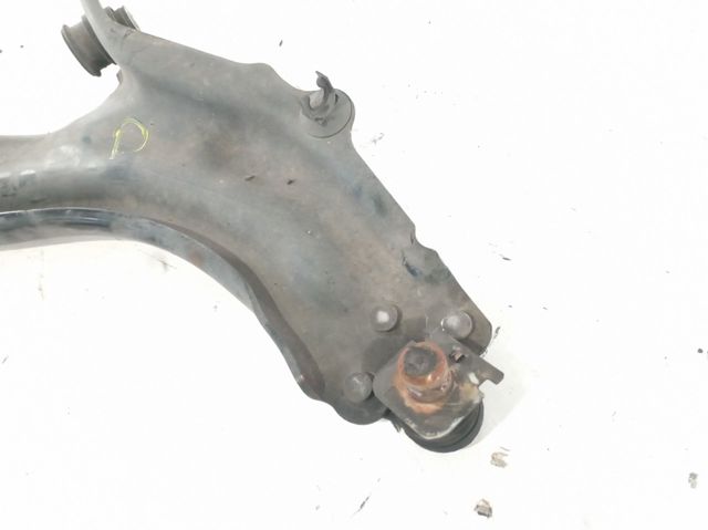 Braço oscilante inferior direito de suspensão dianteira A4153300200 MERCEDES