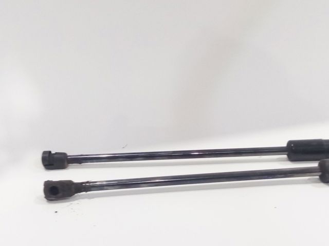 Amortecedor de tampa de porta-malas (de 3ª/5ª porta traseira) A6399800164 MERCEDES