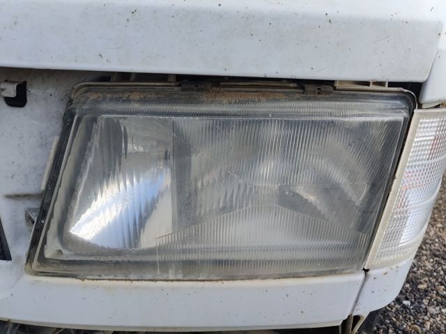 Luz esquerda A9018200561 MERCEDES