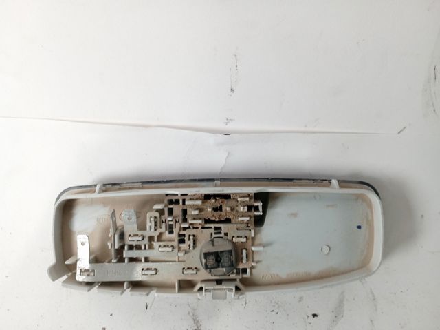 Quebra-luz traseiro de iluminação de salão (de cabina) EK2613776AA FORD