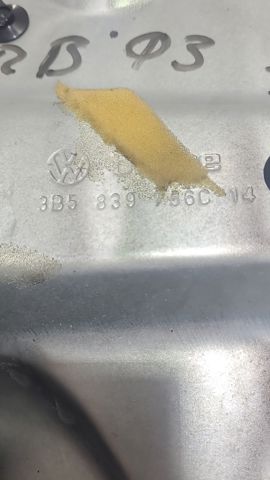 Motor de acionamento de vidro da porta traseira direita 0130821696 VAG