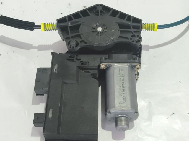 Mecanismo de acionamento de vidro da porta traseira esquerda 0130821767 PEUGEOT
