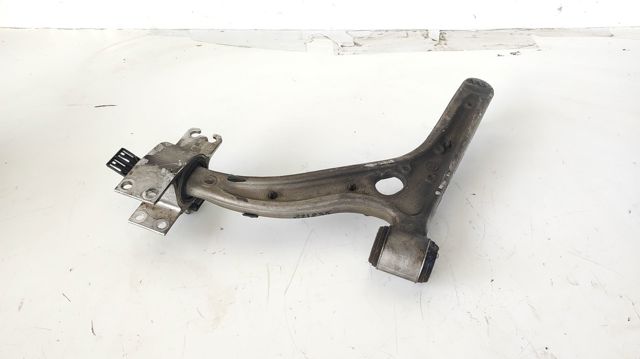 Braço oscilante inferior direito de suspensão dianteira 1563300600 MERCEDES