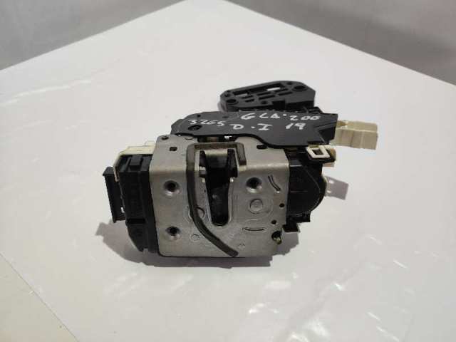 Fecho da porta dianteira esquerda 1667200135 MERCEDES