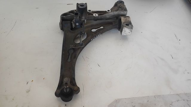 Braço oscilante inferior esquerdo de suspensão dianteira 1K0407151BD VAG