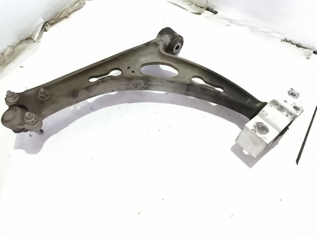 Braço oscilante inferior direito de suspensão dianteira 1K0407152BC VAG