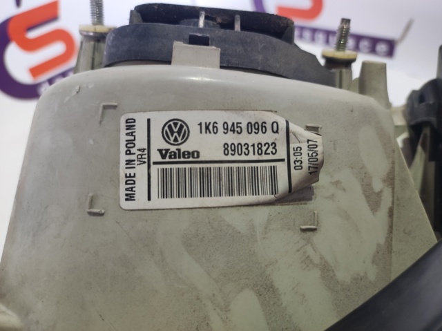 Lanterna traseira direita externa 1K6945096Q VAG