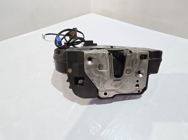 Fecho da porta traseira direita 2117300635 MERCEDES
