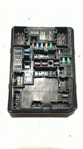 Unidade de dispositivos de segurança para Renault Clio B7