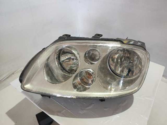 Luz esquerda 301205201 VAG
