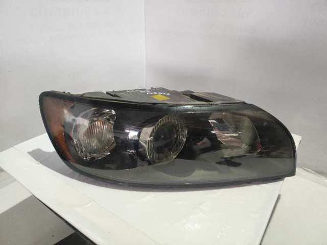 Luz esquerda 30698874 VOLVO