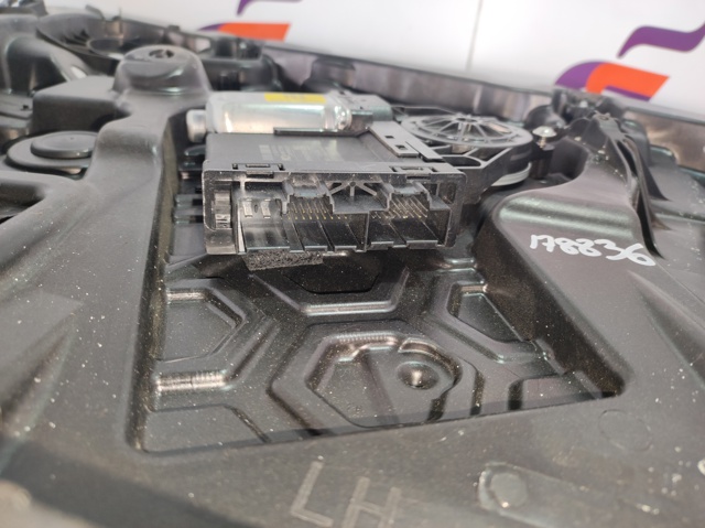  Volvo XC40  (2017-2026)