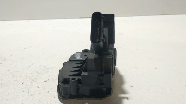 Fecho da porta dianteira direita 31301739 VOLVO