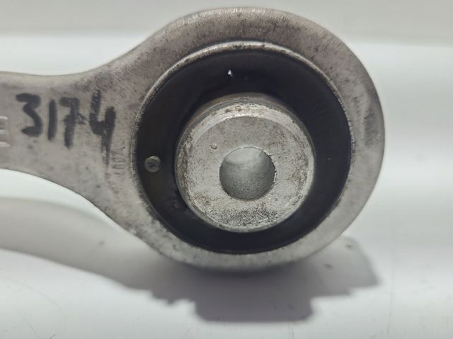 Braço oscilante superior esquerdo de suspensão dianteira 4E0407509K VAG