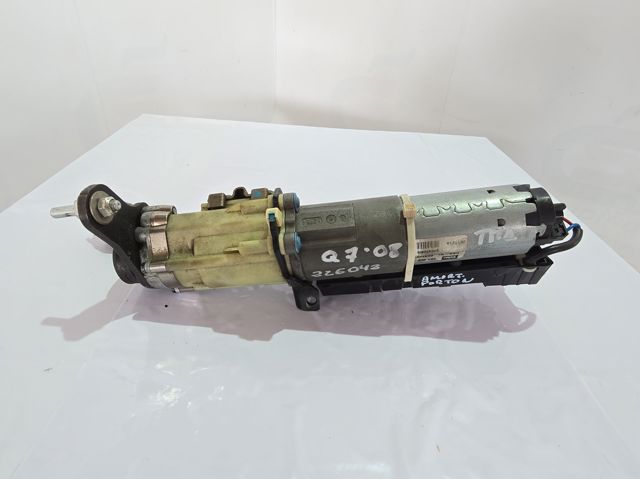 Motor acionador de abertura/fechamento de porta-malas (de 3ª/5ª porta traseira) 4L0827851B VAG
