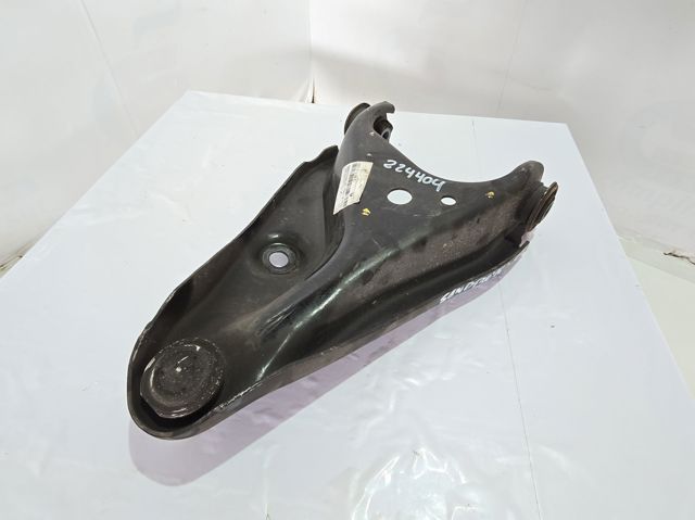 Braço oscilante inferior esquerdo de suspensão dianteira 545017081R RENAULT