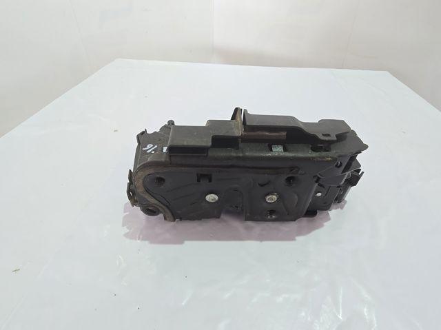 Fecho da porta dianteira direita 5TB837016A VAG