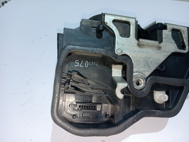 Fecho da porta traseira esquerda 7036171 BMW